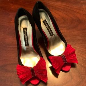 Beverly Feldman black suede with red embellished bow heels size 5.5
